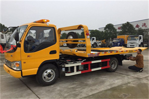 伊春哪里有拖车服务