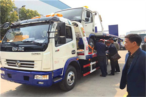 伊春汽车道路救援拖车价格